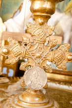 Vintage Italian Sacred Heart of Jesus Round Pendant