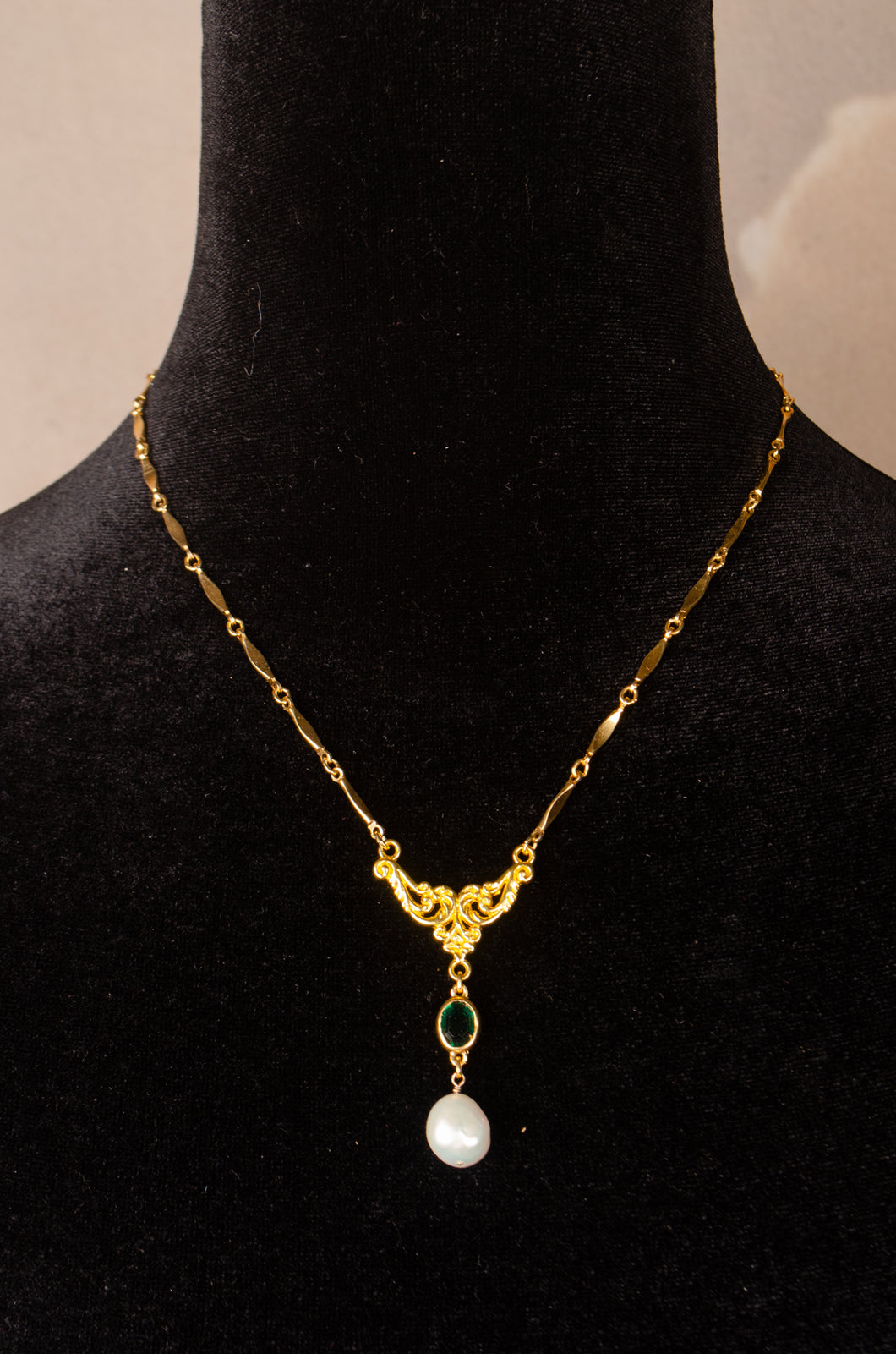 Upcycled Baroque Pearl Lariat