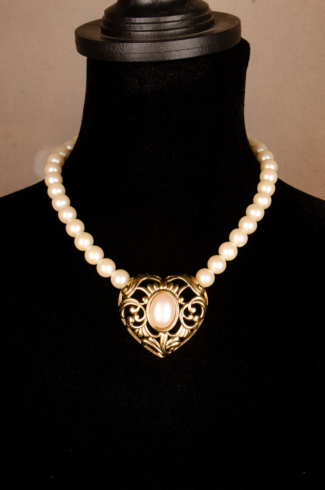 Vintage Richelieu Scroll Heart Pendant