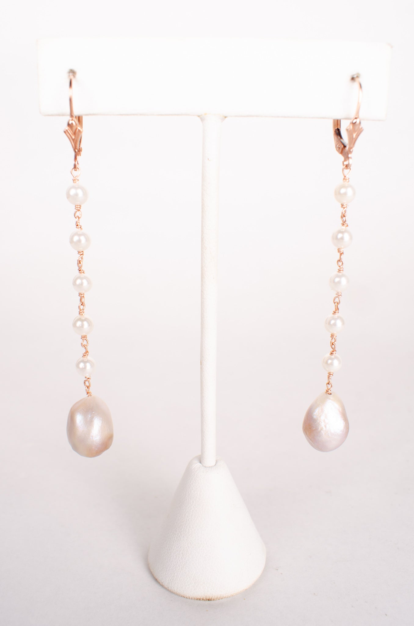Urania Pearl Earrings