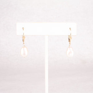 Artemis Pearl Earrings